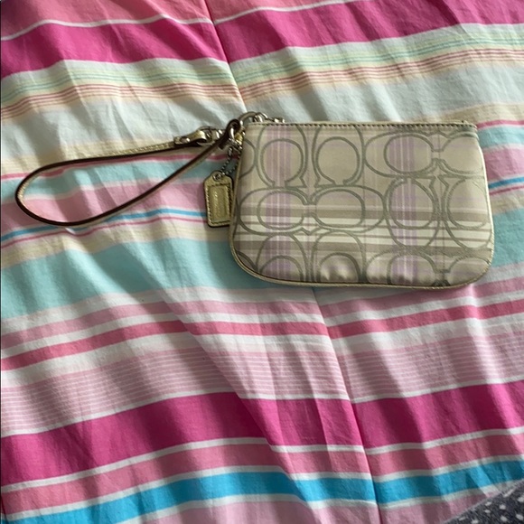 Coach Handbags - Coach wristlet